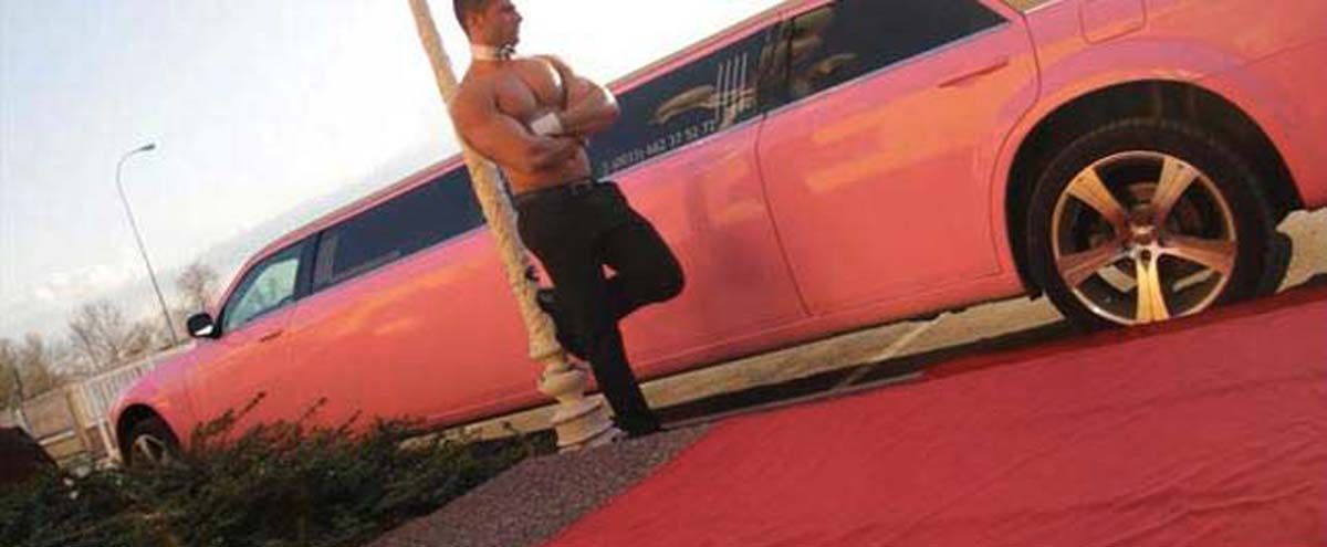 Striptease limousine